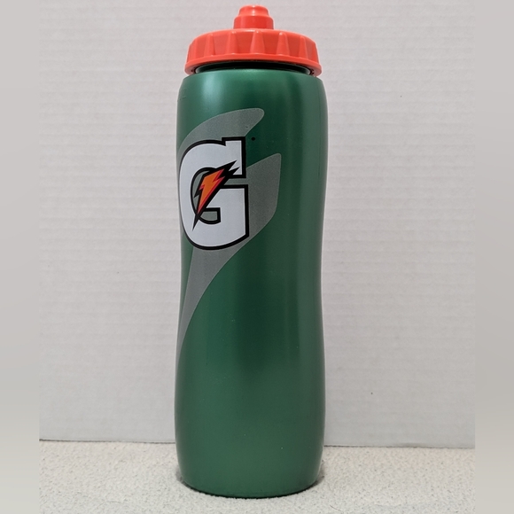 Lot of 7 Brand New Gatorade Squeeze Water Bottle 32 OZ Green Dishwasher Safe - Picture 4 of 16